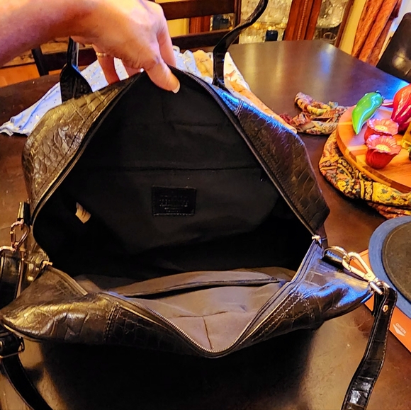 Leather Travel Bag - Picture 6 of 12